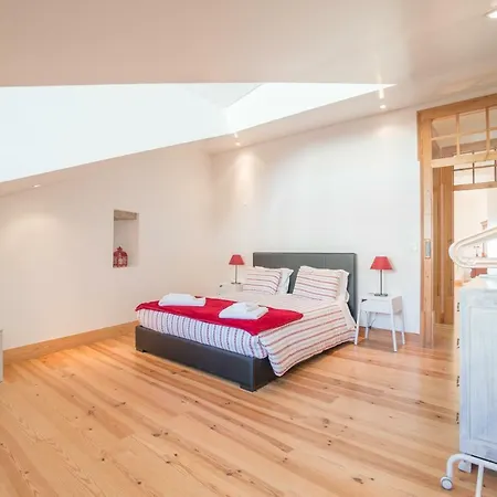 Apartman Superb Flat Cathedral & River View